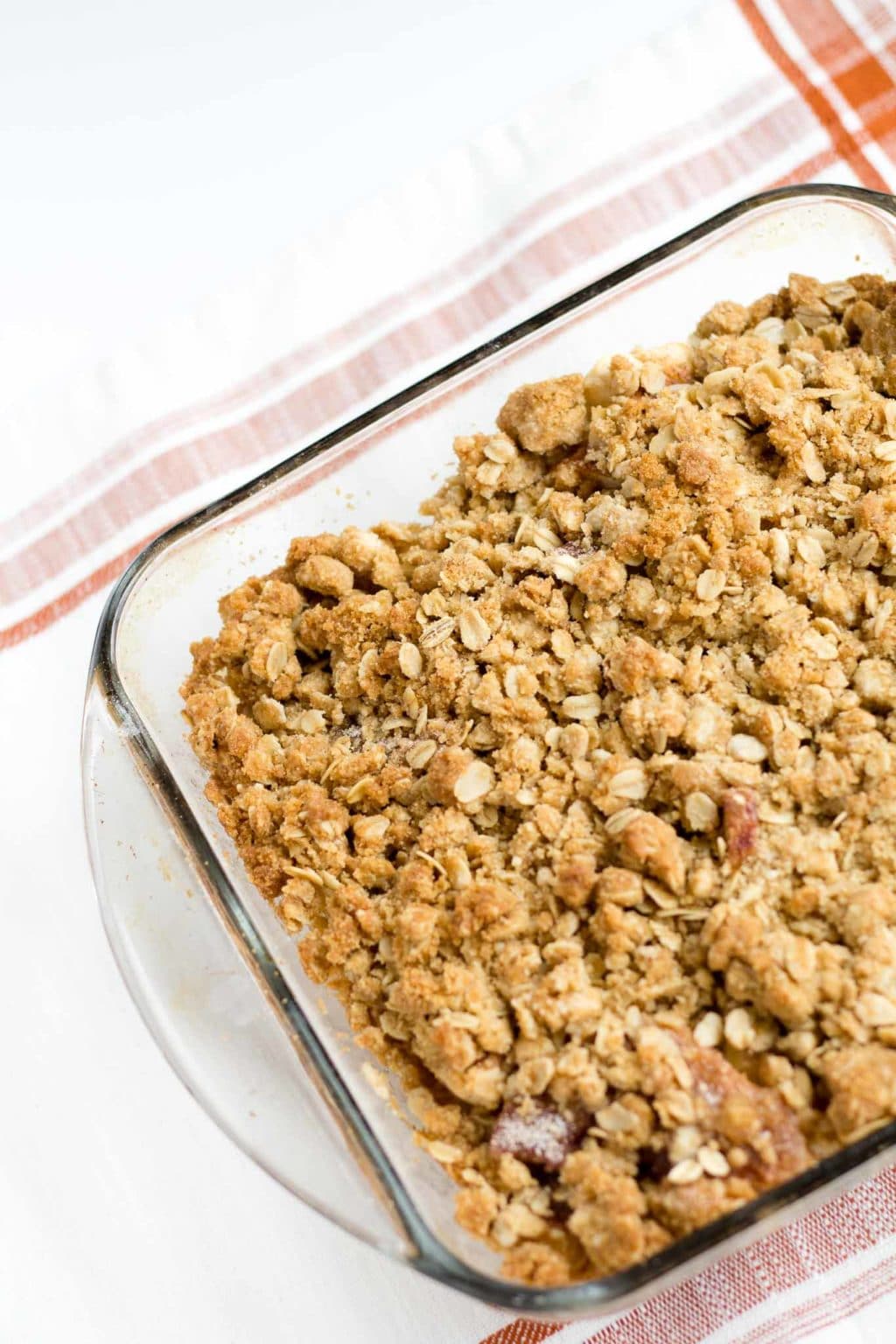 Apple Crisp With Oatmeal Crumb Topping | Cookbooks and Coffee
